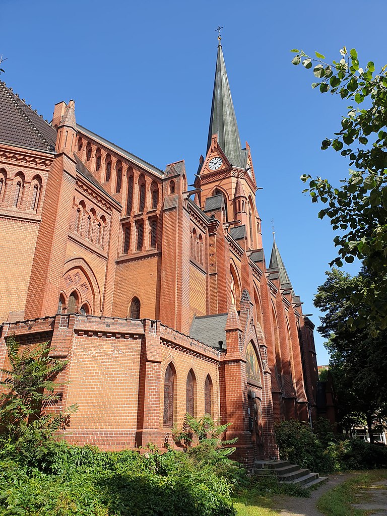 Lößnig von oben  Leipzig-Lößnig mit Stauteich und Rundling